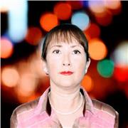 Docente con experiencia de veinte años enseñando en talleres, cursos y seminarios. Brindando apoyo a estudiantes jóvenes y adultos